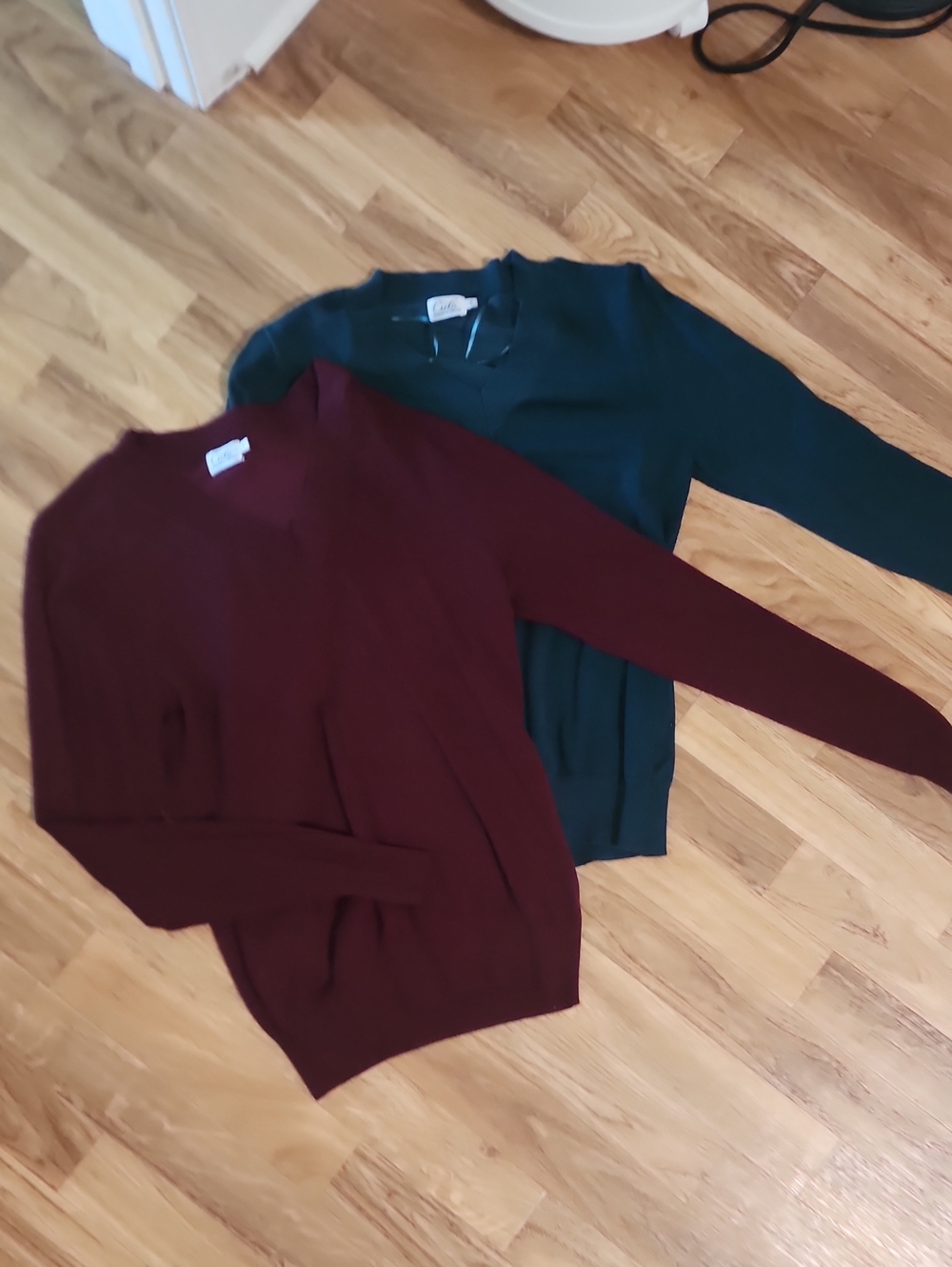 Womens V-Neck Sweaters - Burgundy & Dark Green